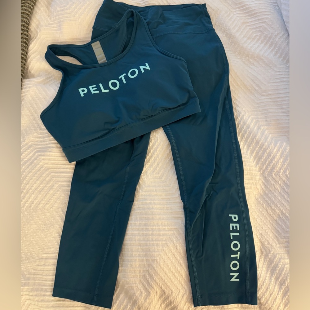 Peloton Teal Performance Bra & Leggings Set